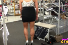 Mall Peeper — Amateur CFNM, starring Lori G